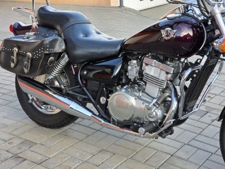 Na prodej Kawasaki EN 500, padací rám, brašny, plexi, opěrka