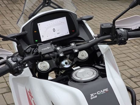 Na prodej Morini X-Cape 650, původ ČR, servisní knížka