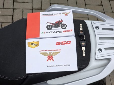 Na prodej Morini X-Cape 650, původ ČR, servisní knížka