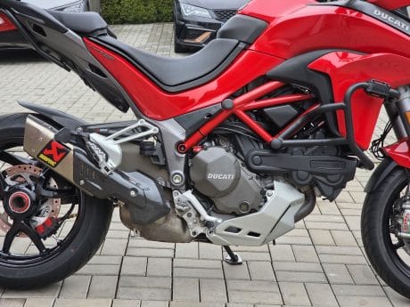 Na prodej Ducati Multistrada 1200S, Akrapovič, kufr