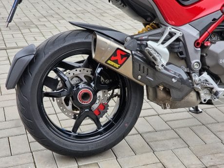 Na prodej Ducati Multistrada 1200S, Akrapovič, kufr