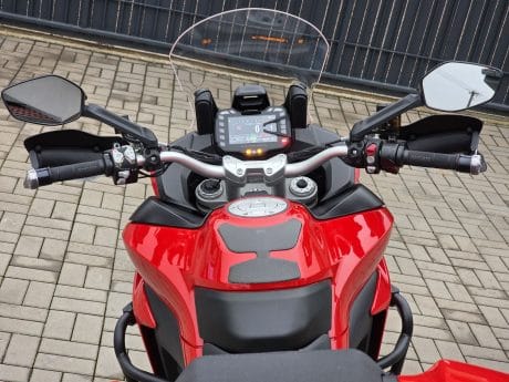 Na prodej Ducati Multistrada 1200S, Akrapovič, kufr