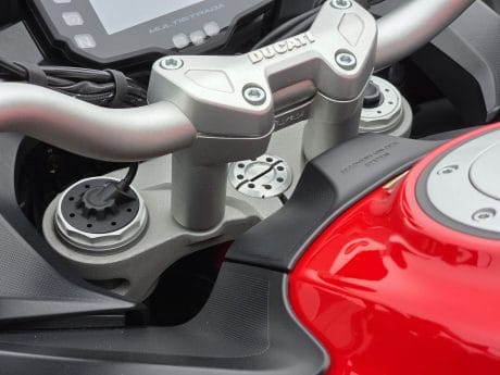 Na prodej Ducati Multistrada 1200S, Akrapovič, kufr