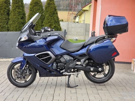 Na prodej Triumph Trophy 1200 SE, servisní historie, perfektní stav