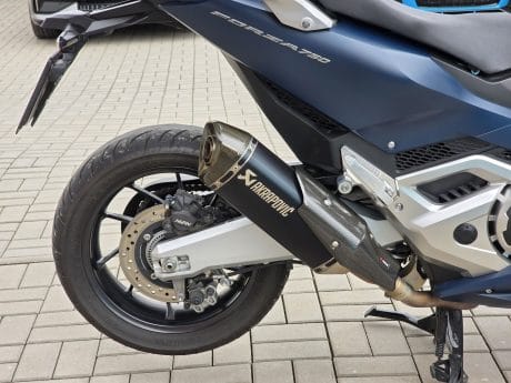 Na prodej Honda Forza 750, původ ČR, Akrapovič, Smart kufr, serviska