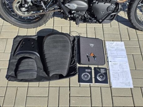 Na prodej Triumph Scrambler 900, 2024, původ ČR, záruka, doplňky