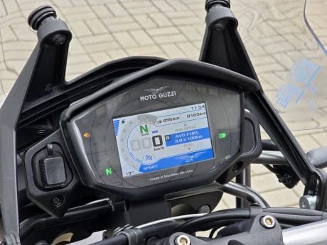 Na prodej Moto Guzzi V85 TT Travel, kufry, plexi, stojan, původ ČR