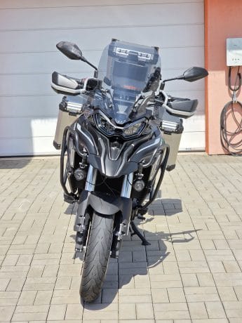 Na prodej Benelli TRK 702, původ ČR, 3x kufr, výbava
