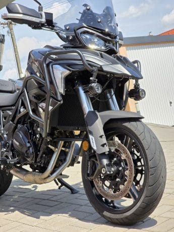 Na prodej Benelli TRK 702, původ ČR, 3x kufr, výbava
