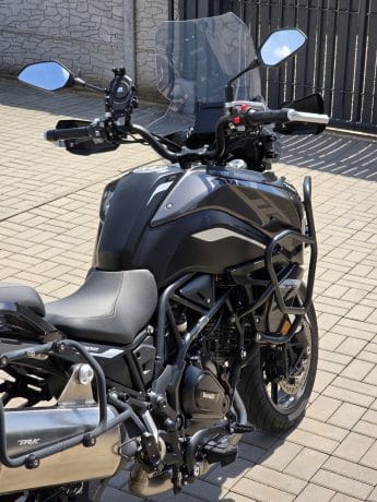 Na prodej Benelli TRK 702, původ ČR, 3x kufr, výbava