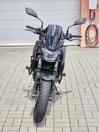 Na prodej Kawasaki Z650, 35kW, padací rámy, plexi, páčky, držák RZ