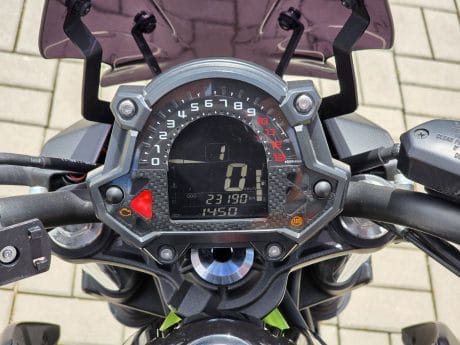 Na prodej Kawasaki Z650, 35kW, padací rámy, plexi, páčky, držák RZ