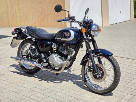 Na prodej Kawasaki W230, záruka do 2029, původ ČR