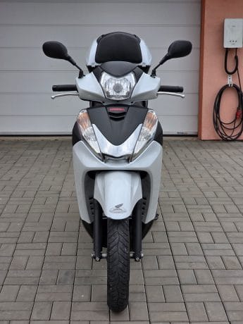 Na prodej Honda SH 300i, kufr, původ ČR