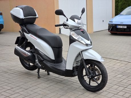 Na prodej Honda SH 300i, kufr, původ ČR