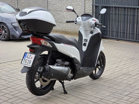 Na prodej Honda SH 300i, kufr, původ ČR