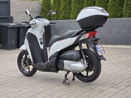 Na prodej Honda SH 300i, kufr, původ ČR