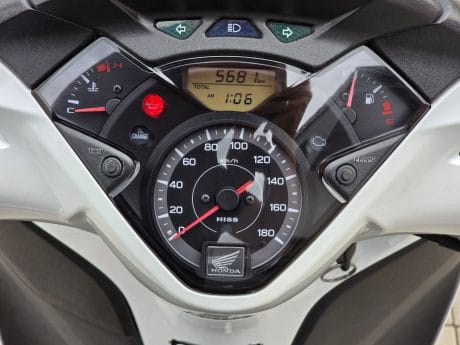 Na prodej Honda SH 300i, kufr, původ ČR