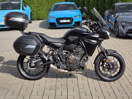 Na prodej Yamaha Tracer 7 / 700, 3x kufr Givi, serviska, 3x klíč