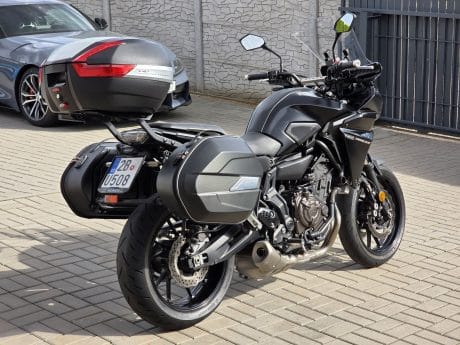 Na prodej Yamaha Tracer 7 / 700, 3x kufr Givi, serviska, 3x klíč