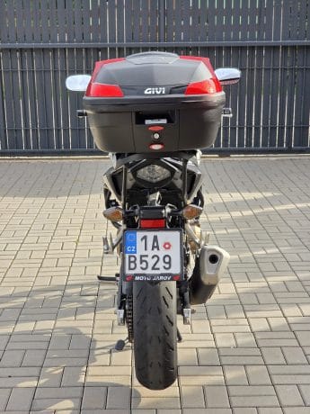 Na prodej Honda CB 500F, původ ČR, serviska, kufr, padáky, stojan