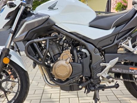Na prodej Honda CB 500F, původ ČR, serviska, kufr, padáky, stojan