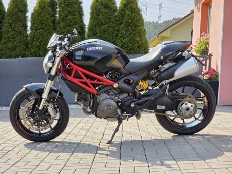 Na prodej Ducati Monster 796, původ ČR, serviska, po Desmo servisu