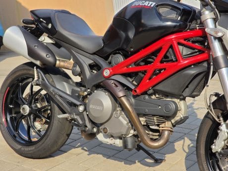 Na prodej Ducati Monster 796, původ ČR, serviska, po Desmo servisu