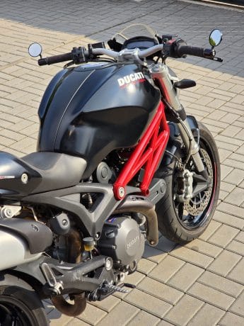 Na prodej Ducati Monster 796, původ ČR, serviska, po Desmo servisu