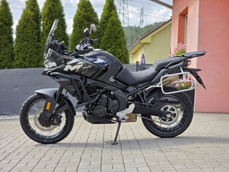 Na prodej CFMOTO 700MT Adventure, 5let záruka, serviska, 1.050km