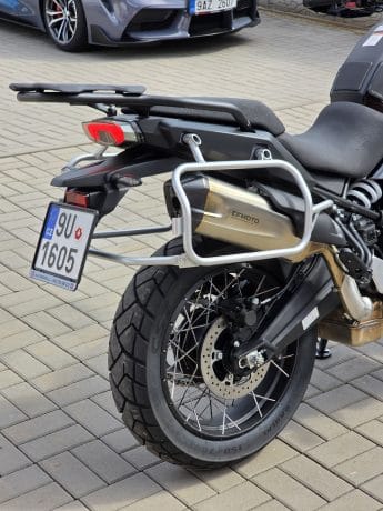 Na prodej CFMOTO 700MT Adventure, 5let záruka, serviska, 1.050km