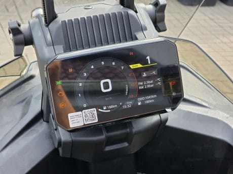 Na prodej CFMOTO 700MT Adventure, 5let záruka, serviska, 1.050km