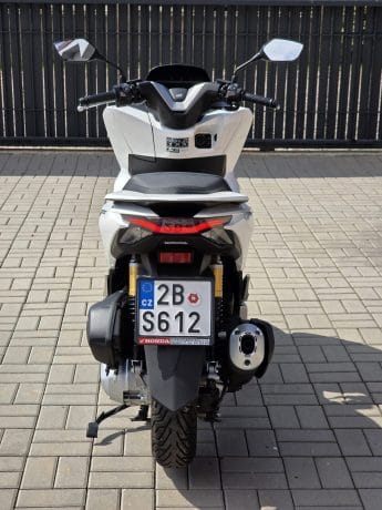 Na prodej Honda PCX125 DX, 2025, původ ČR, 3.200km, 6let záruka