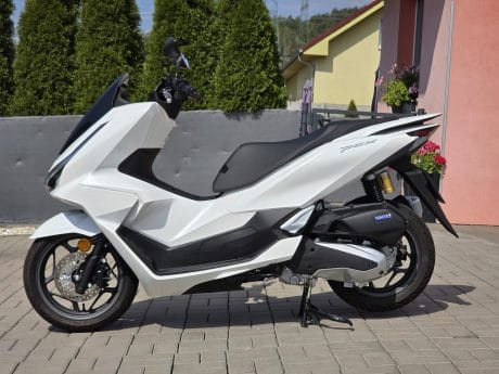 Na prodej Honda PCX125 DX, 2025, původ ČR, 3.200km, 6let záruka