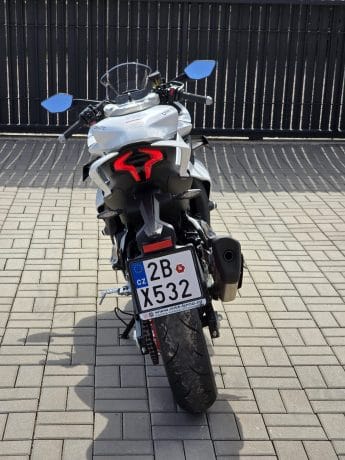 Na prodej CFMOTO 450SR, 2026, původ ČR, 1.700km, 5let záruka