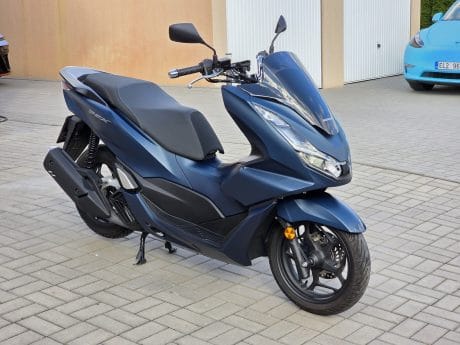 Na prodej Honda PCX 125, 2024, původ ČR, serviska, DPH