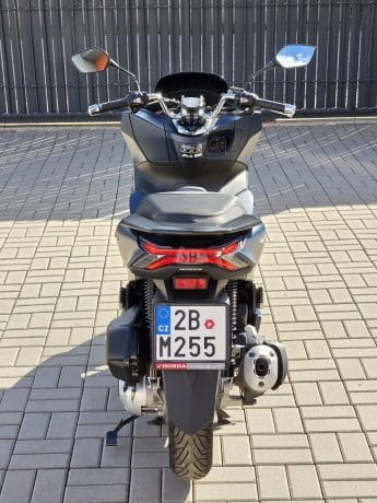 Na prodej Honda PCX 125, 2024, původ ČR, serviska, DPH