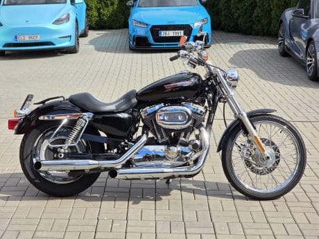 Na prodej Harley Davidson XL 1200C Custom, 15.800km, doplňky