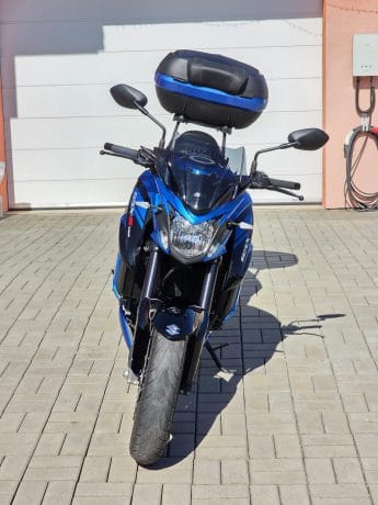Na prodej Suzuki GSX-S750, SC Project výfuk, kufr Givi