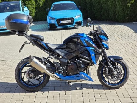 Na prodej Suzuki GSX-S750, SC Project výfuk, kufr Givi