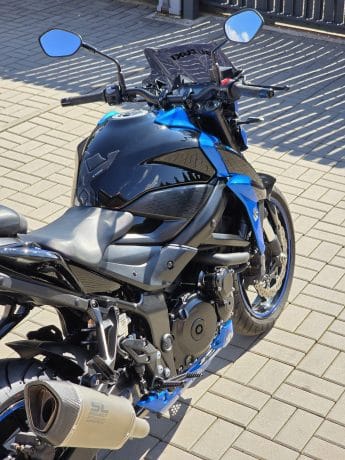 Na prodej Suzuki GSX-S750, SC Project výfuk, kufr Givi
