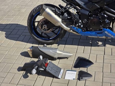 Na prodej Suzuki GSX-S750, SC Project výfuk, kufr Givi